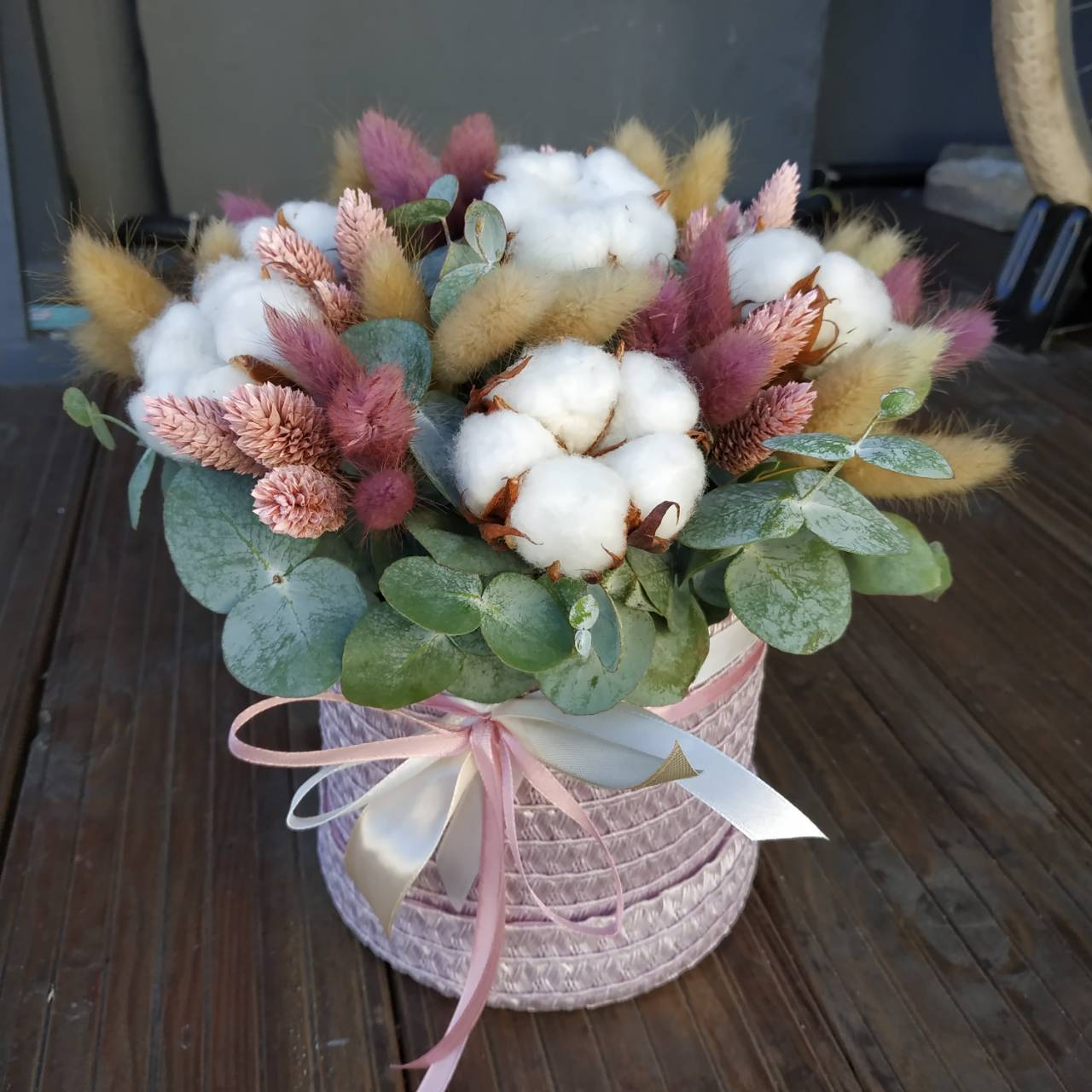 Клмпозиция из сухоцветов