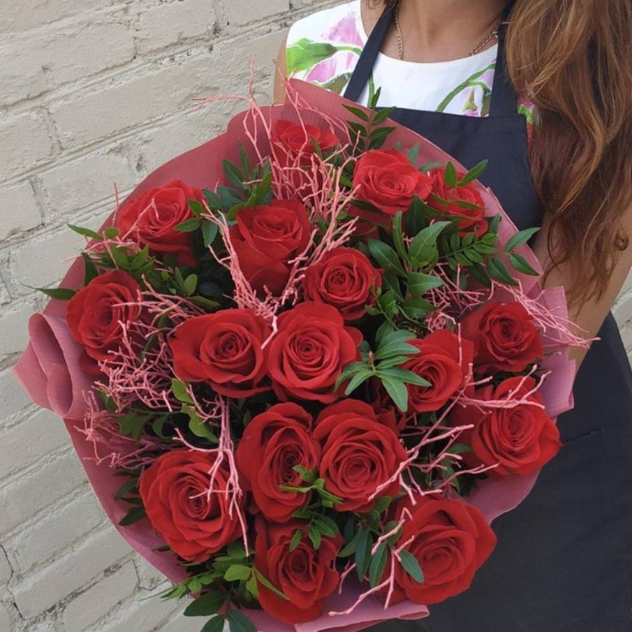 Букет из красных роз