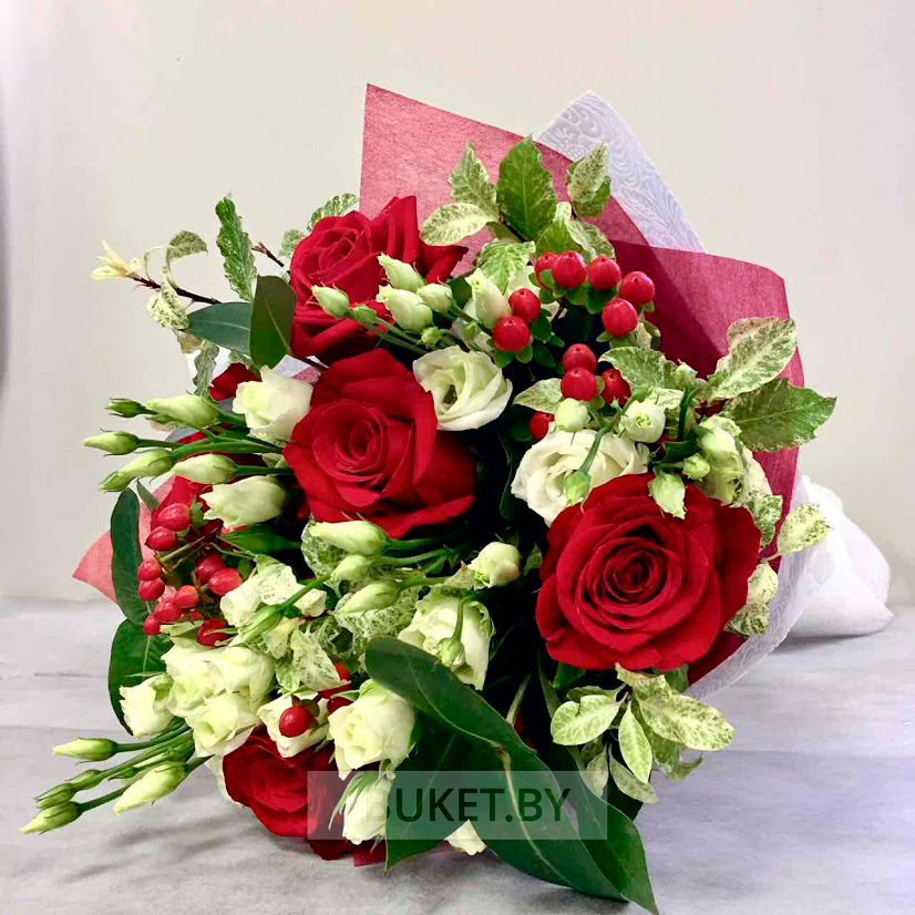 Букет из роз и эустомы