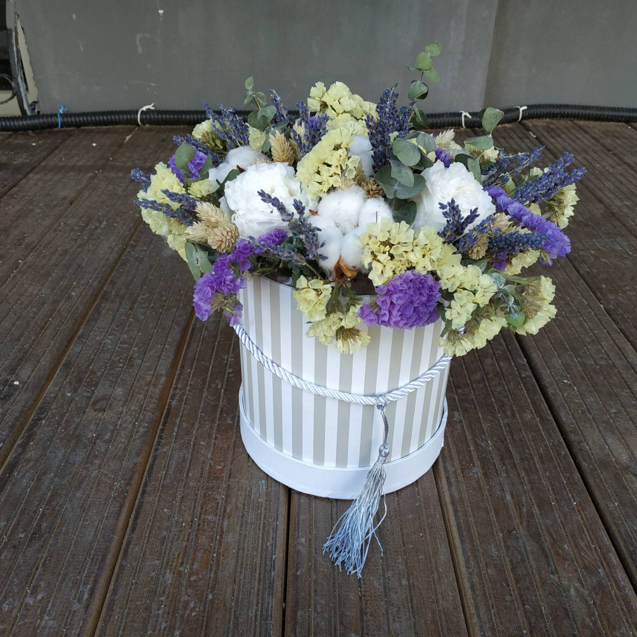 Композиция из сухоцветов